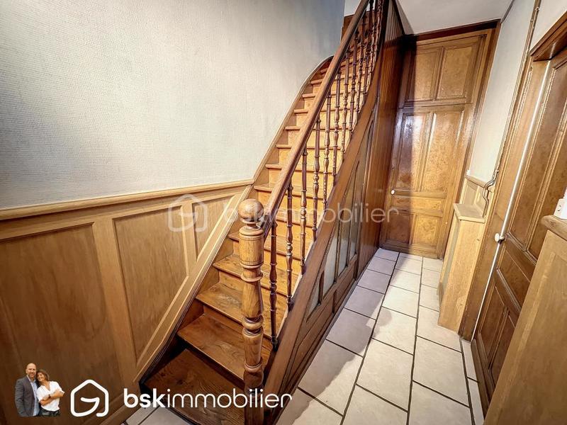 Maison - 212 m² - 7 pièces