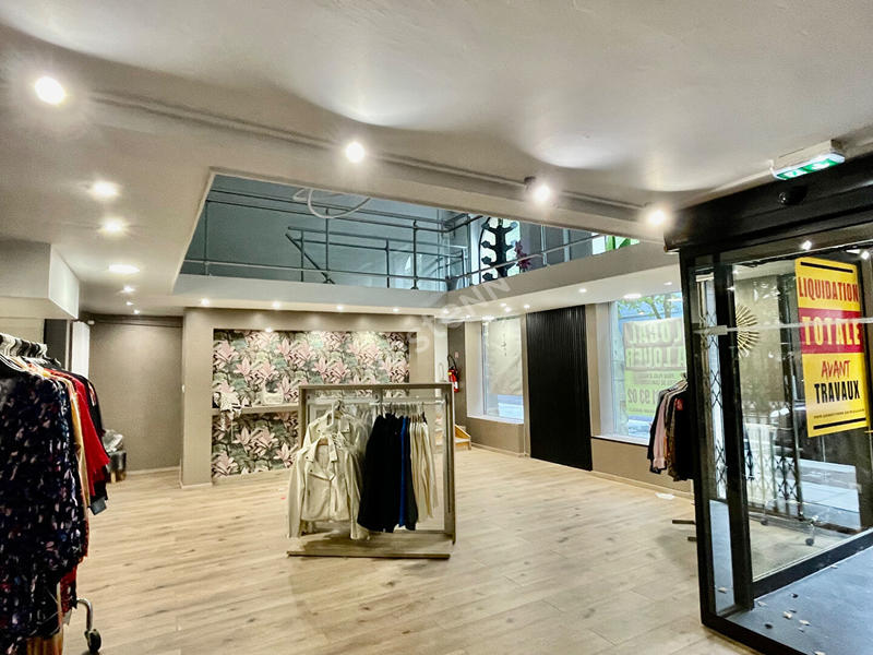 Local commercial - 153 m²