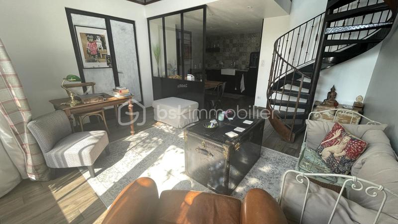 Propriété - 264 m² - 9 pièces