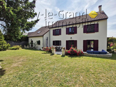 Maison - 204 m² - 8 pièces