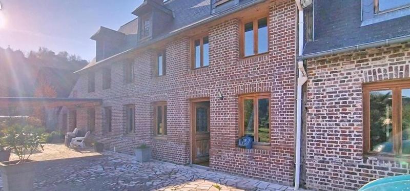 Maison - 205 m² - 8 pièces