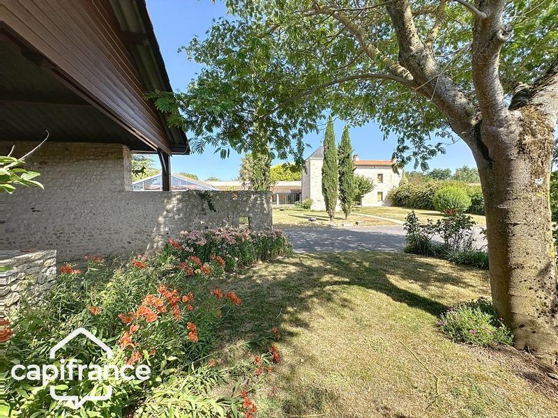 Maison - 291 m² - 12 pièces