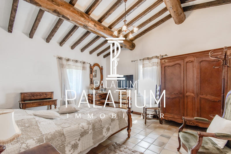 Villa - 175 m² - 8 pièces