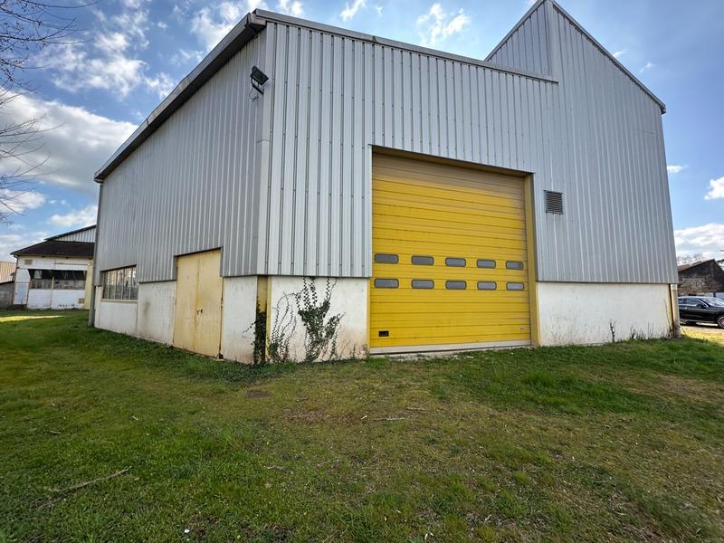 Local d'activité / Entrepôt - 2 775 m² - 3 pièces