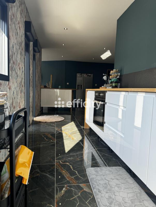 Maison - 90 m² - 3 pièces