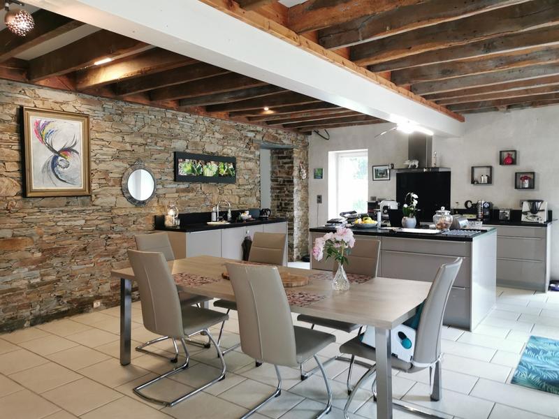 Maison - 230 m² - 10 pièces