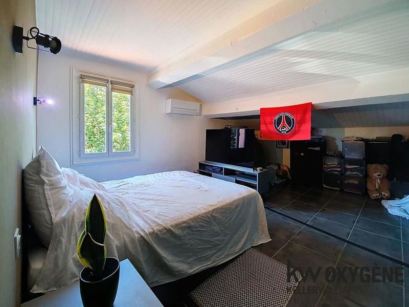 Maison - 195 m² - 7 pièces