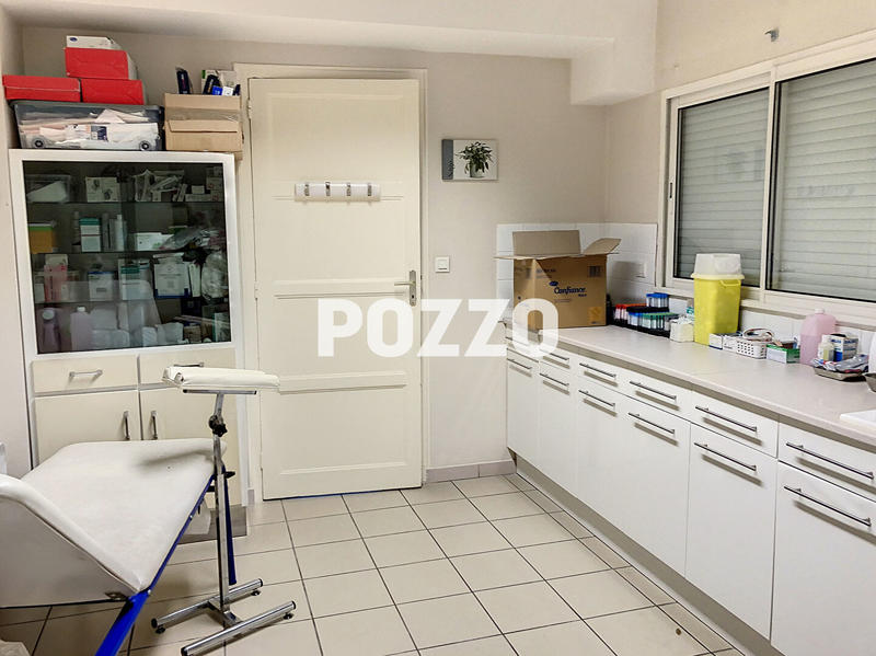 Local d'activité / Entrepôt - 65 m² - 4 pièces