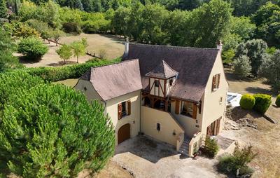 Maison traditionnelle - 214 m² - 9 pièces