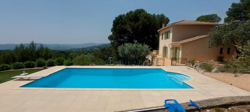 Villa - 190 m² - 6 pièces