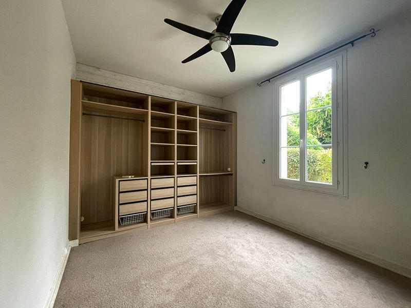 Maison - 196 m² - 9 pièces