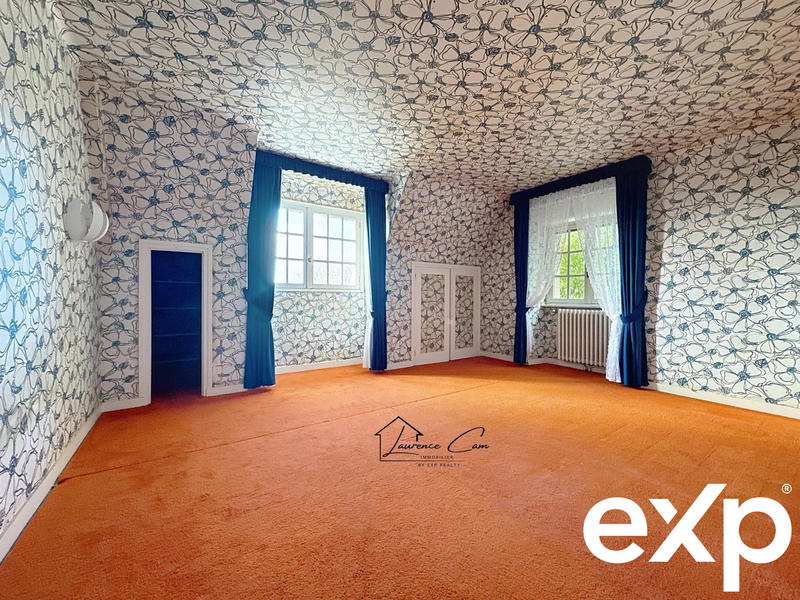 Maison - 404 m² - 12 pièces