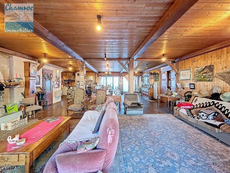 Châlet - 444 m² - 11 pièces