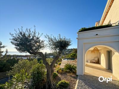 Villa - 230 m² - 6 pièces