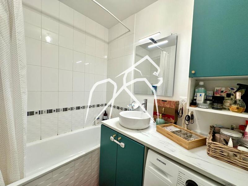 Appartement ancien - 73 m² - 3 pièces