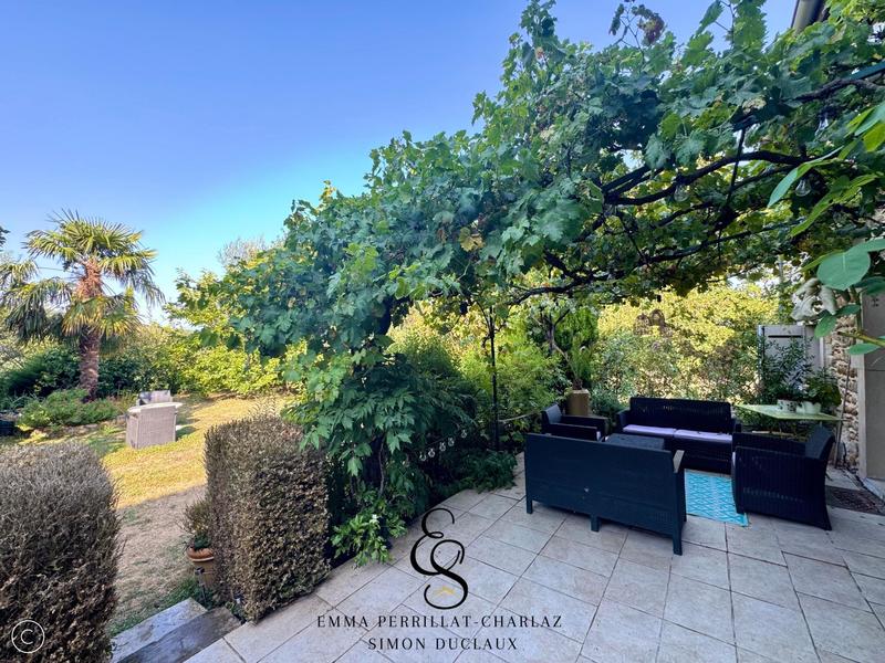 Maison - 400 m² - 16 pièces