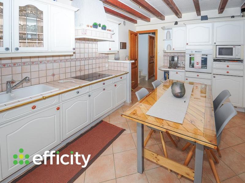 Pavillon - 200 m² - 5 pièces