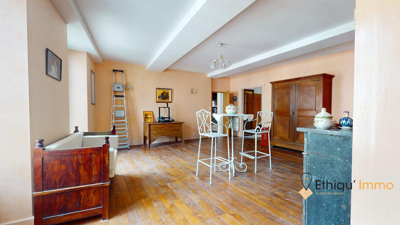 Maison - 287 m² - 8 pièces