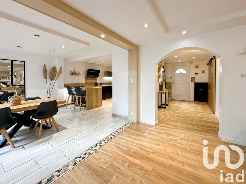 Maison - 180 m² - 7 pièces