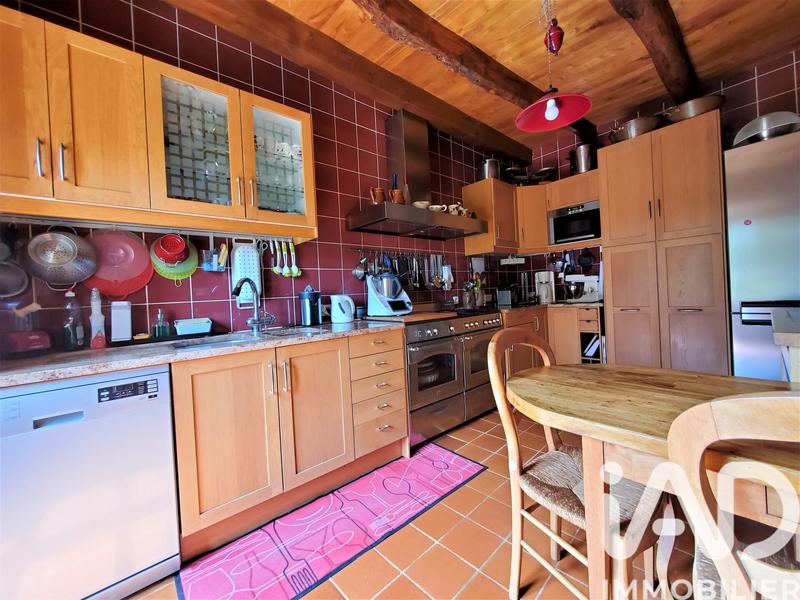 Maison - 220 m² - 8 pièces