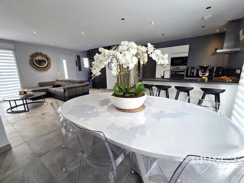 Maison - 106 m² - 6 pièces