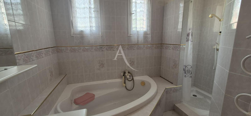 Maison - 188 m² - 6 pièces