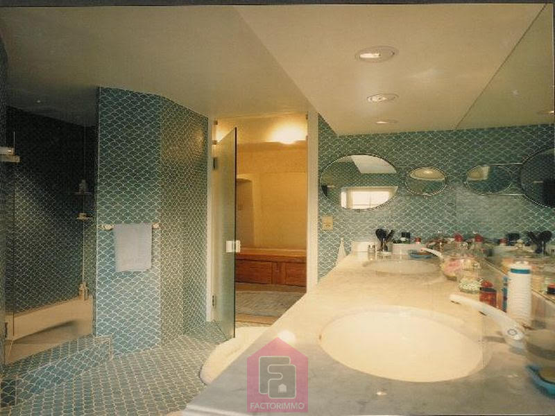 Propriété - 310 m² - 9 pièces