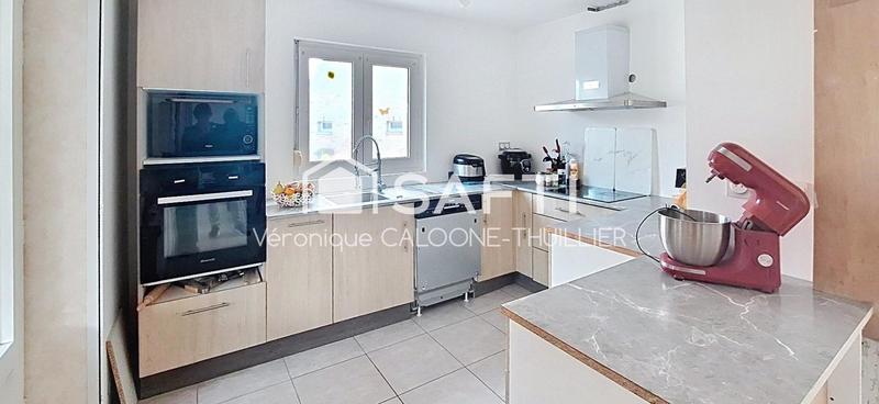 Maison - 93 m² - 4 pièces