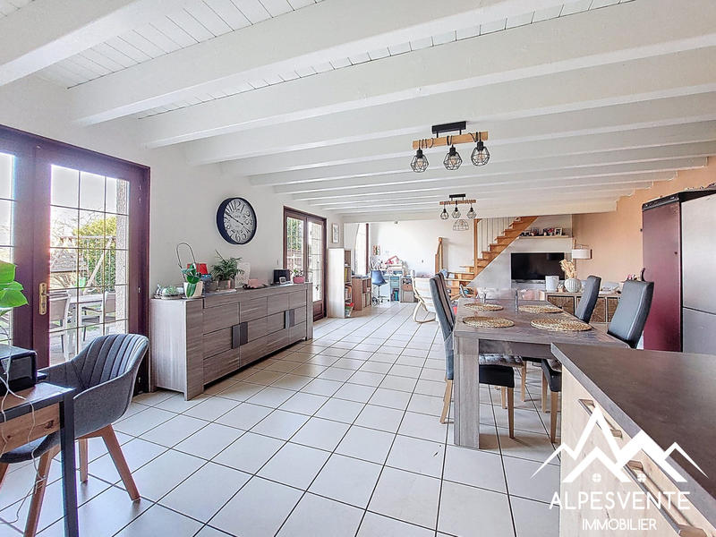 Maison - 102 m² - 4 pièces