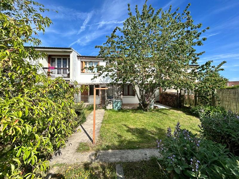 Maison - 104 m² - 6 pièces