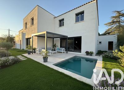 Maison - 94 m² - 4 pièces