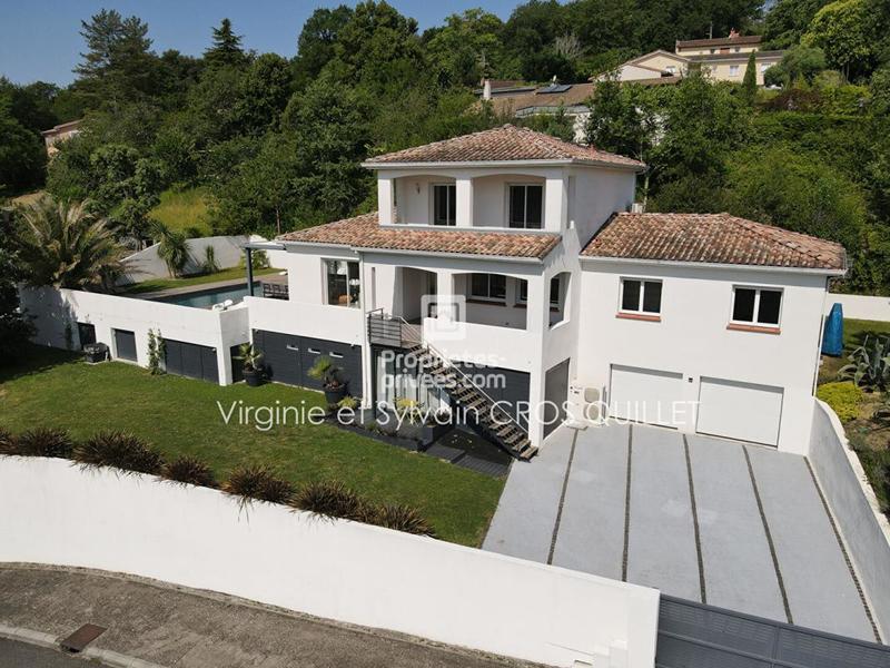 Maison - 188 m² - 7 pièces