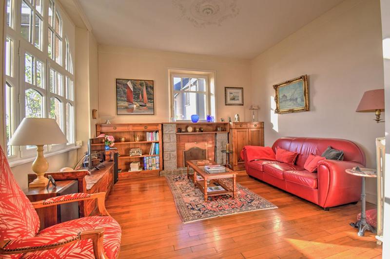 Demeure - 130 m² - 6 pièces