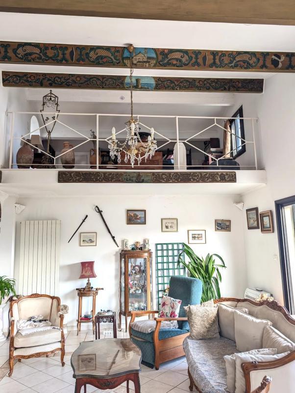 Propriété - 219 m² - 7 pièces