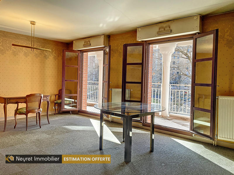 Appartement - 257 m² - 12 pièces