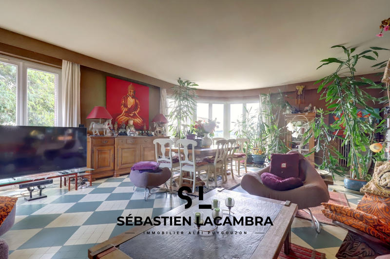 Propriété - 328 m² - 10 pièces