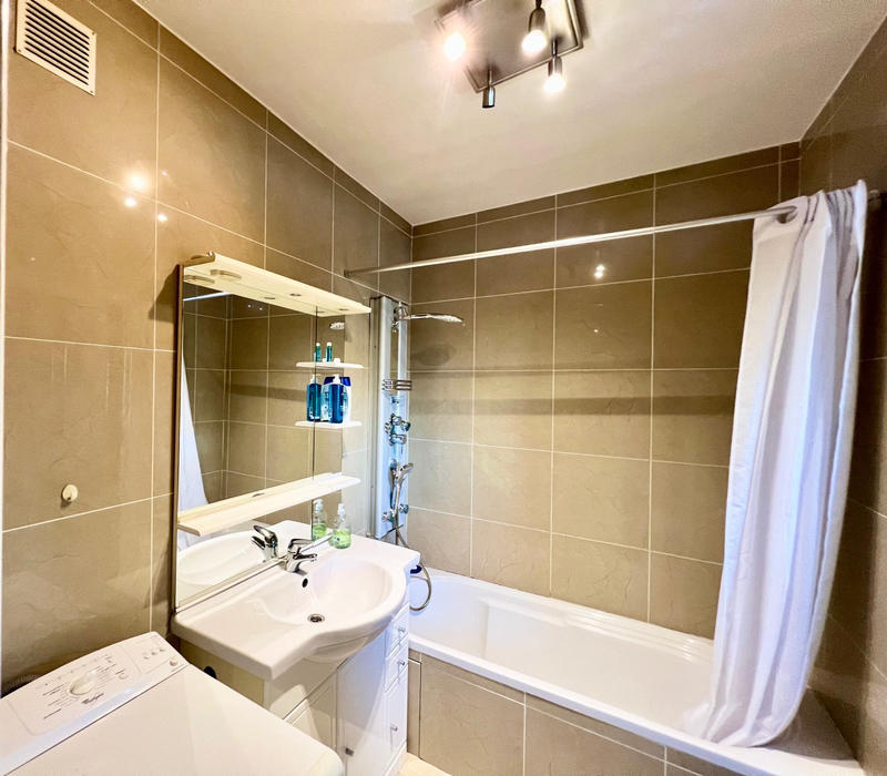 Appartement - 60 m² - 2 pièces