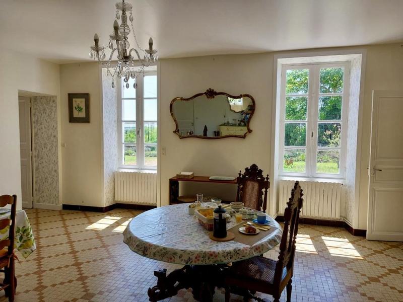 Maison - 320 m² - 9 pièces