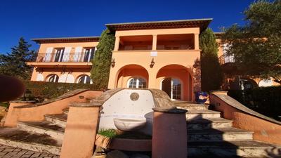 Villa - 775 m² - 12 pièces