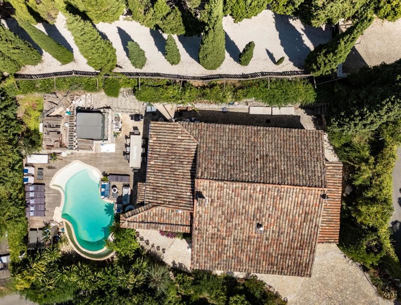 Maison - 220 m² - 5 pièces