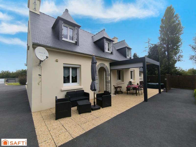 Maison - 127 m² - 8 pièces