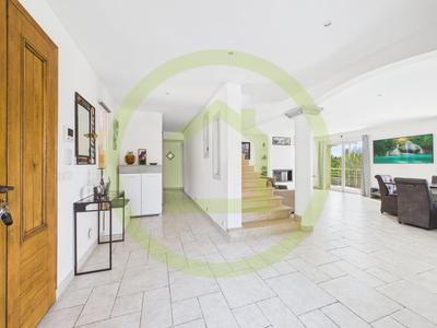 Maison - 423 m² - 7 pièces