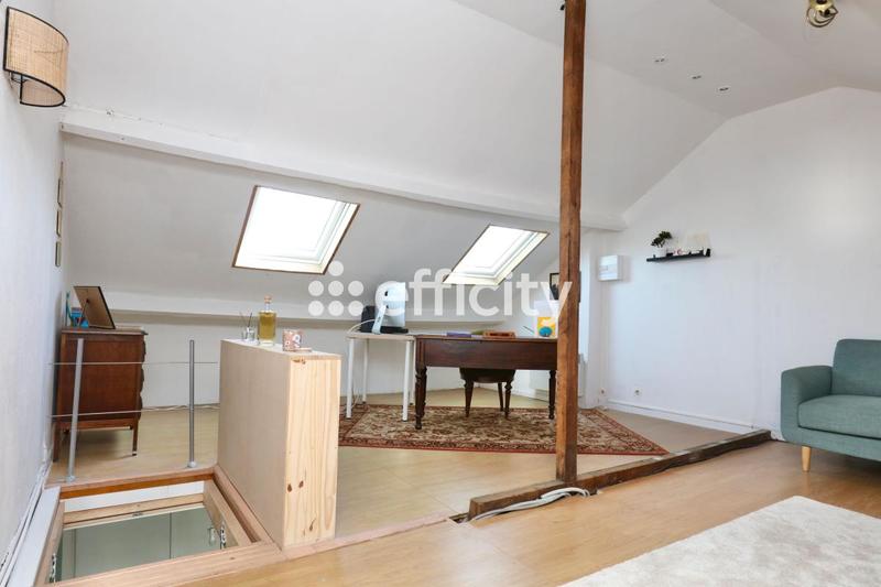 Maison - 180 m² - 8 pièces