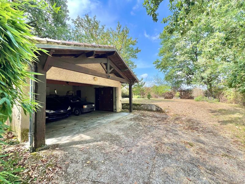 Maison - 335 m² - 8 pièces