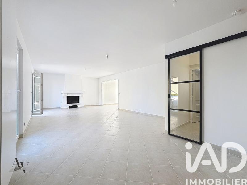 Maison - 181 m² - 9 pièces