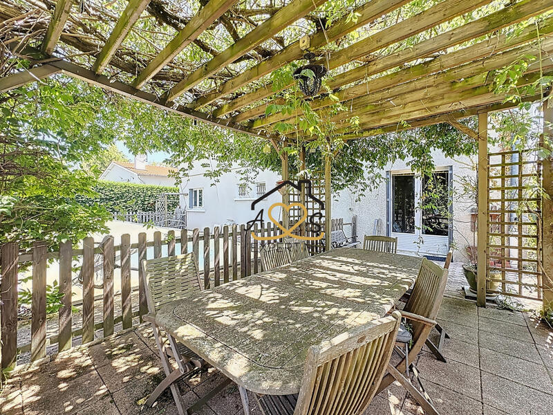 Maison - 167 m² - 7 pièces