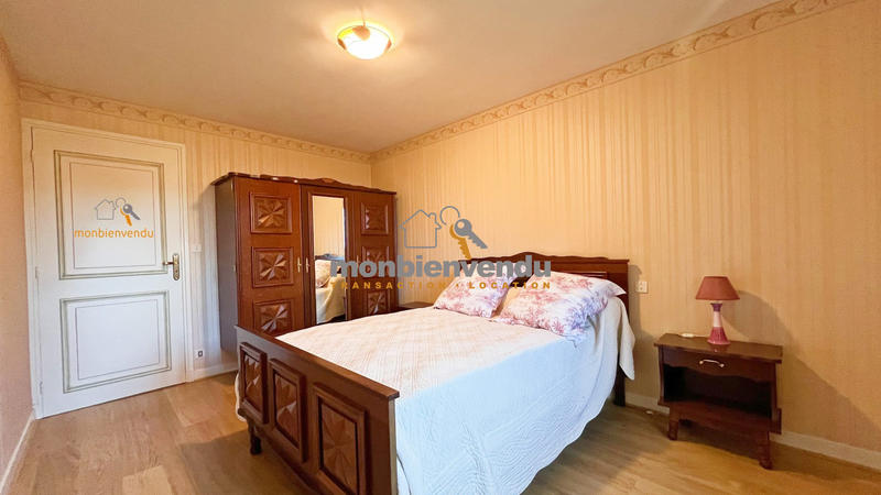 Maison traditionnelle - 149 m² - 6 pièces