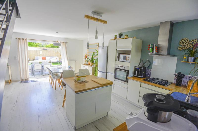 Maison - 84 m² - 4 pièces