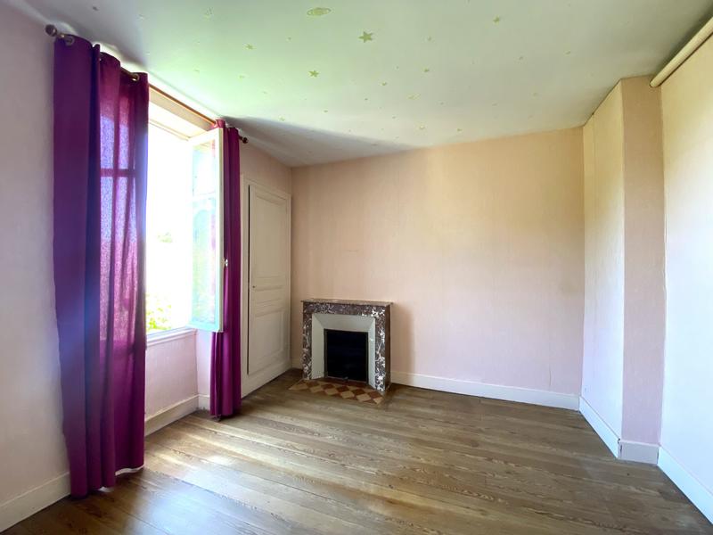 Maison - 236 m² - 9 pièces