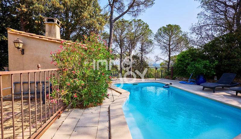 Villa - 320 m² - 8 pièces